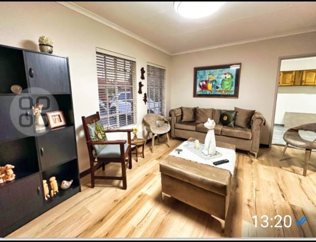 2 BEDROOM TOWNHOUSE FOR SALE IN THREE RIVERS